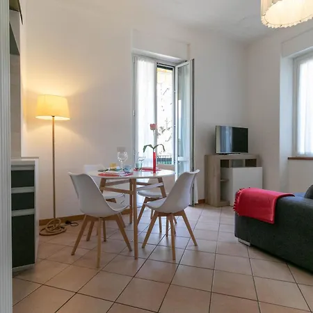 Appartamento Mamma Ciccia - Casa Sara Roomy One-bedroom Mandello del Lario
